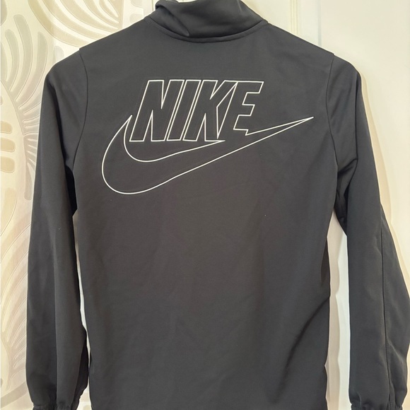 Nike boys black jacket and pants set - Picture 2 of 5